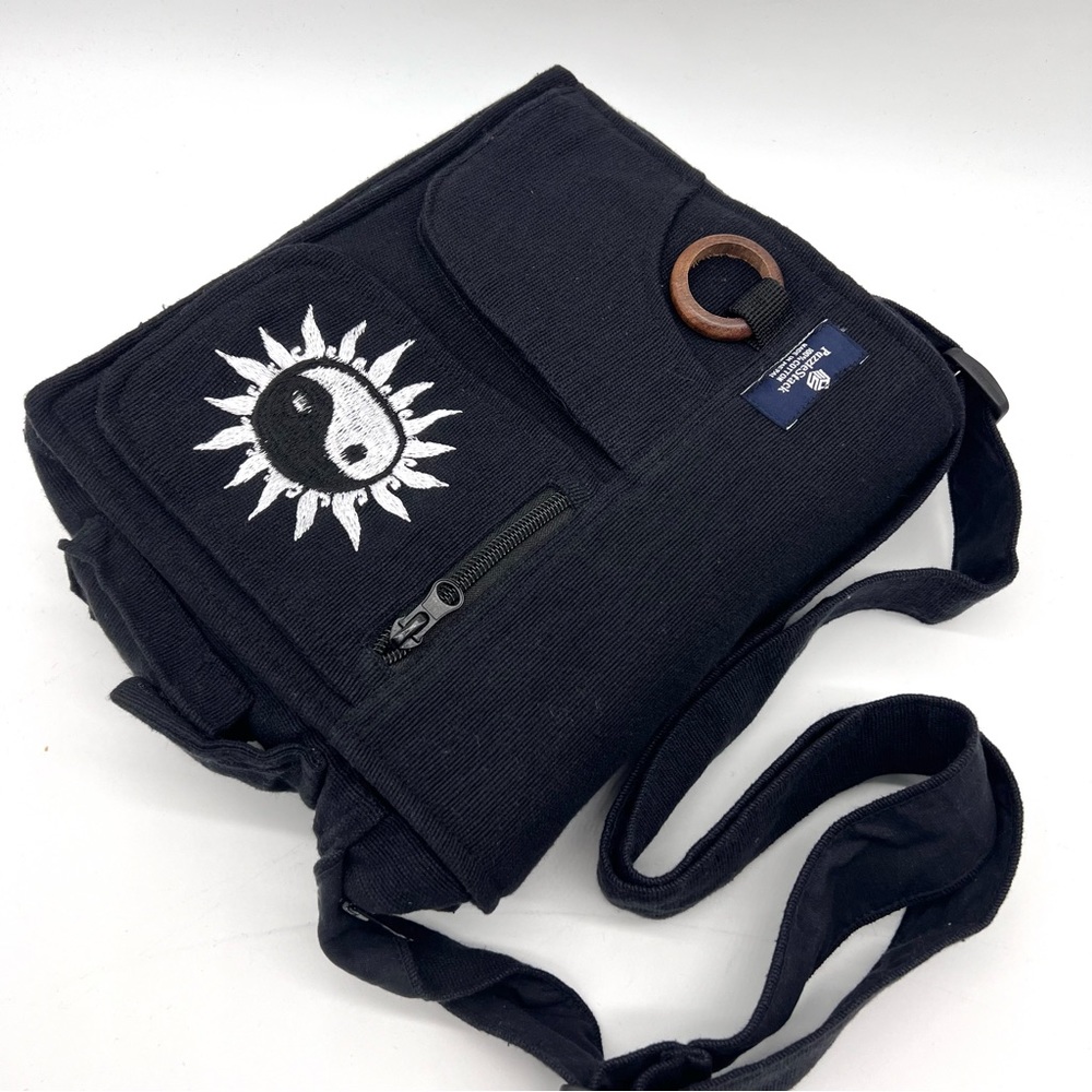 Lukla Messenger Bag Black with Yin Yang Embroidery - Picture 4 of 10